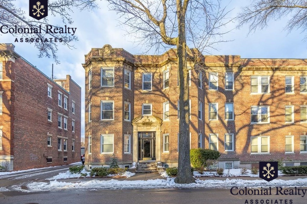 73 Thatcher St, Coolidge Corner