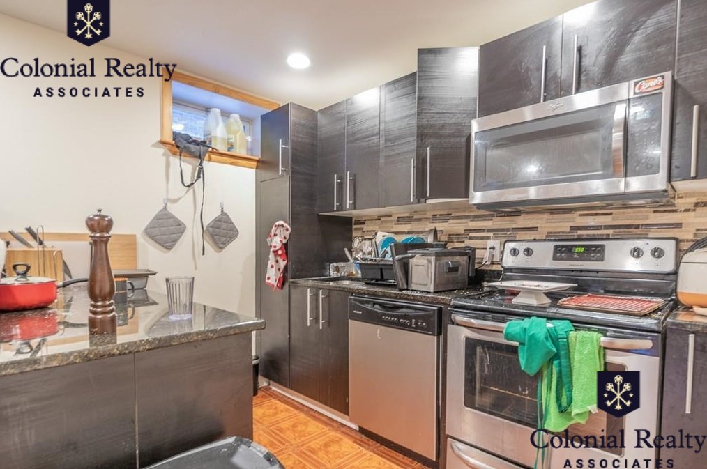 73 Thatcher St, North Brookline