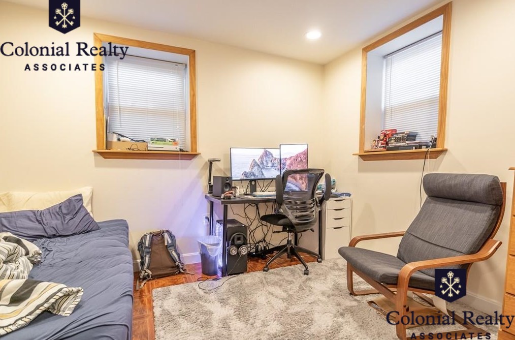 73 Thatcher St, North Brookline