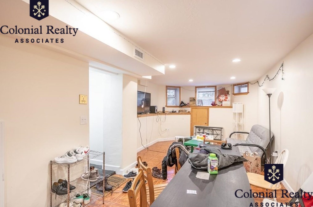 73 Thatcher St, North Brookline