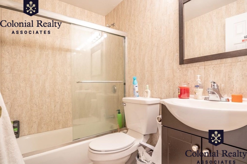 73 Thatcher St, North Brookline