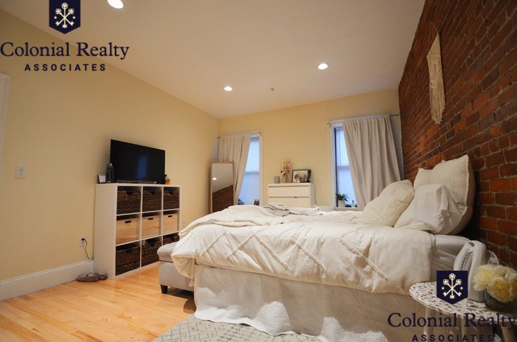 1225 Beacon St, Coolidge Corner