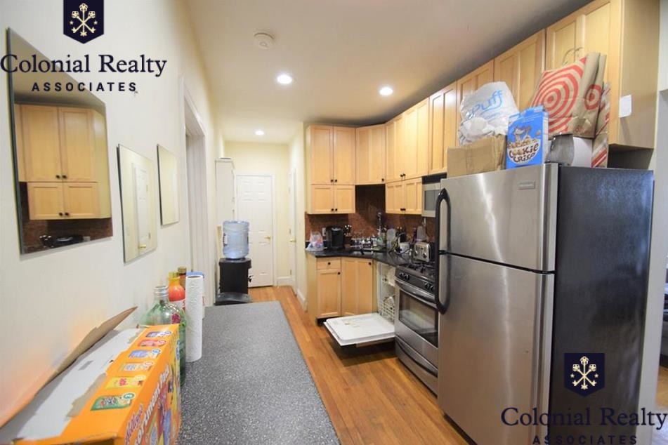 73 Thatcher St, Coolidge Corner