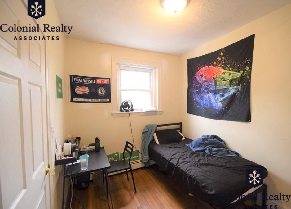 73 Thatcher St, Coolidge Corner