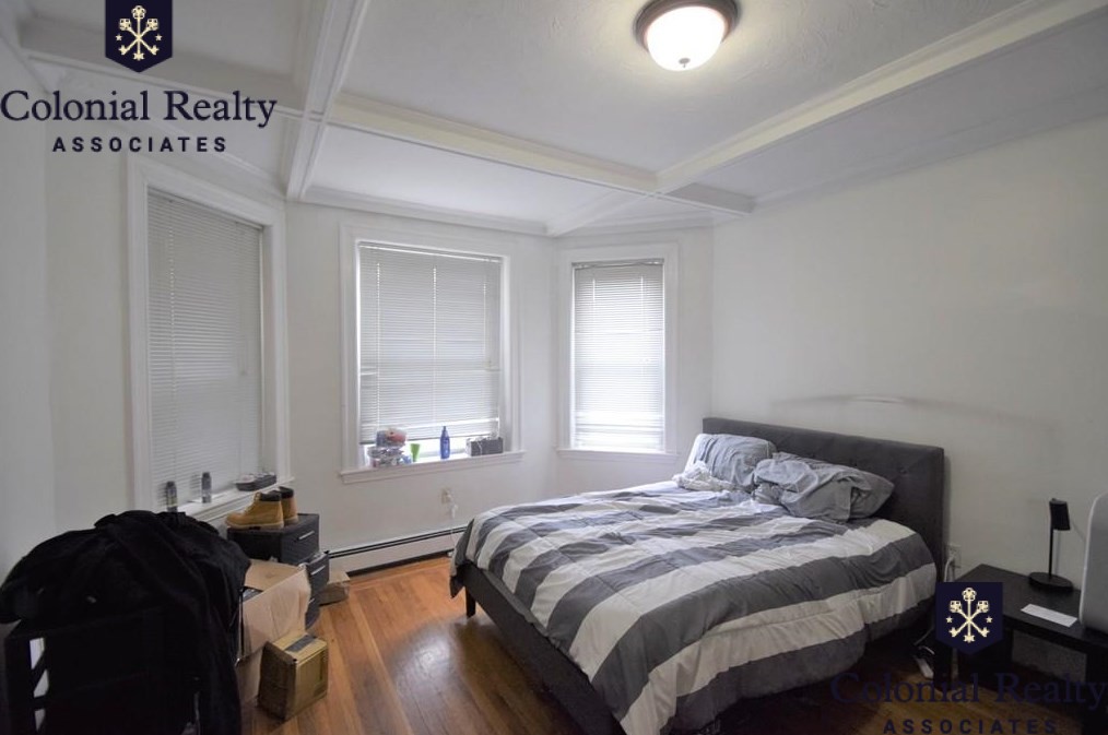 73 Thatcher St, Coolidge Corner