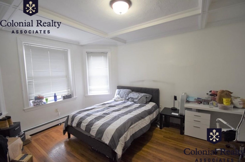 73 Thatcher St, Coolidge Corner