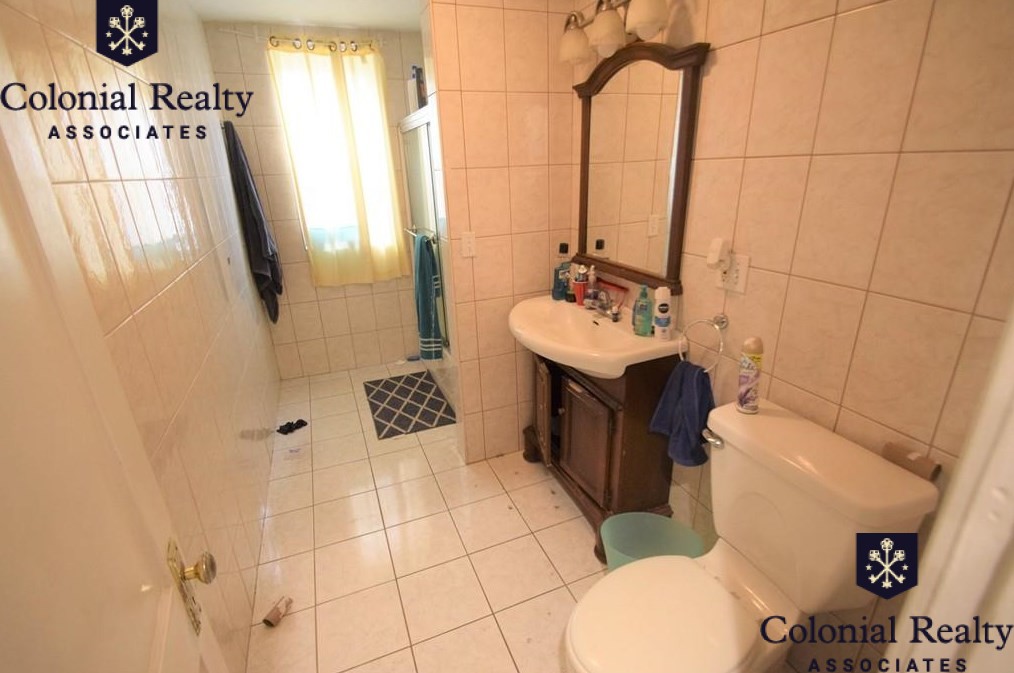 73 Thatcher St, Coolidge Corner