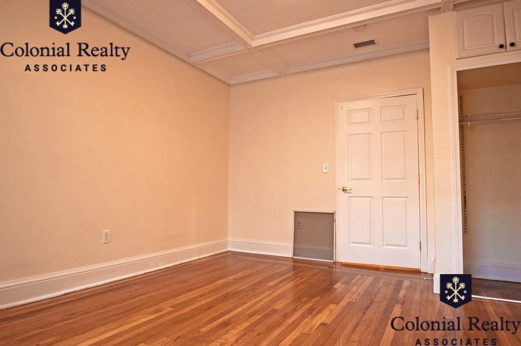 73 Thatcher St, Coolidge Corner