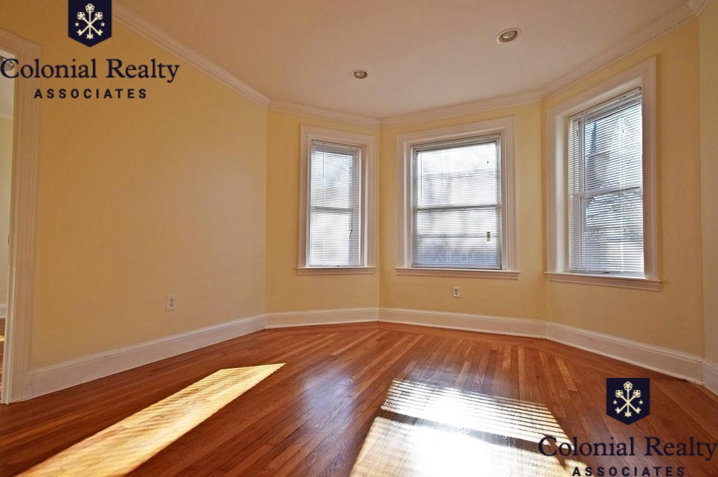 73 Thatcher St, Coolidge Corner