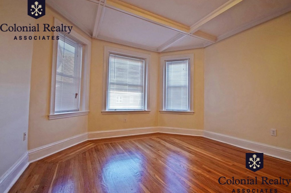 73 Thatcher St, Coolidge Corner