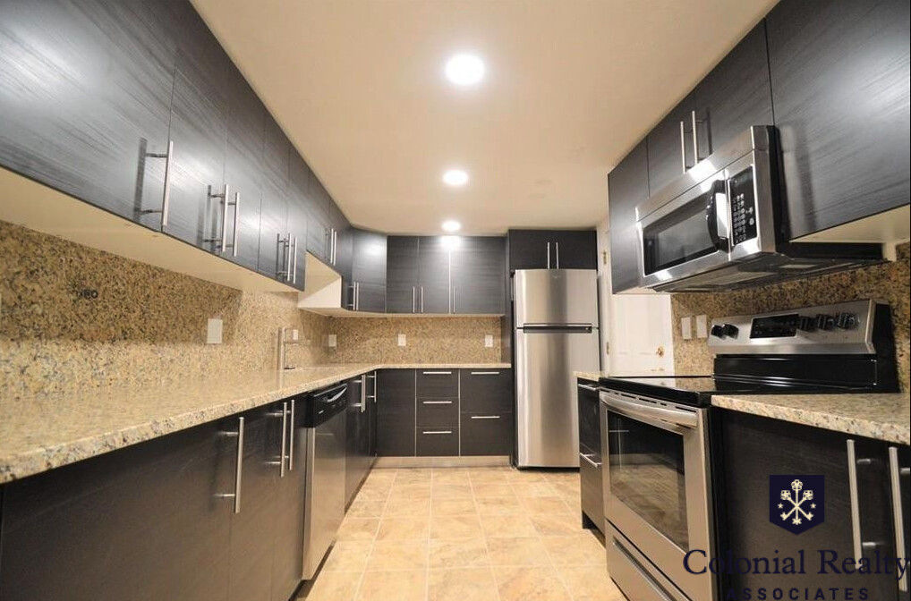 73 Thatcher St, Coolidge Corner