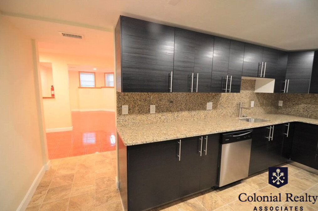 73 Thatcher St, Coolidge Corner