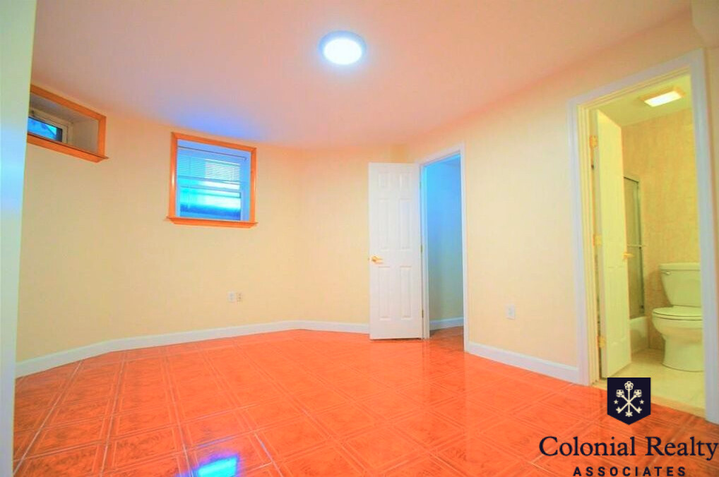 73 Thatcher St, Coolidge Corner