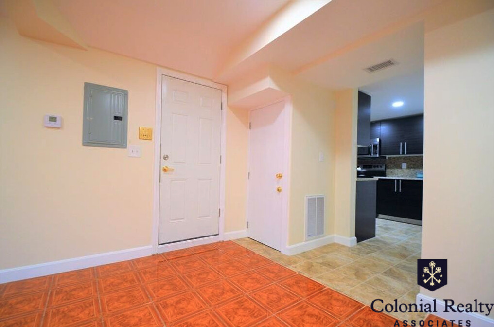 73 Thatcher St, Coolidge Corner