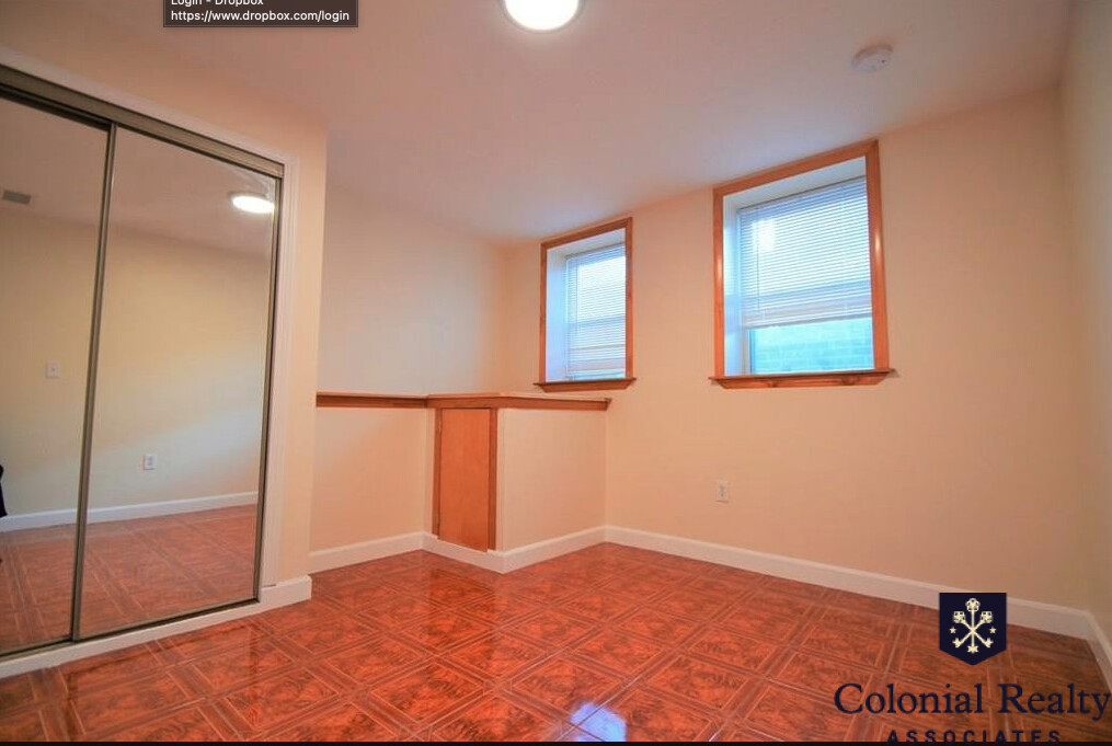 73 Thatcher St, Coolidge Corner