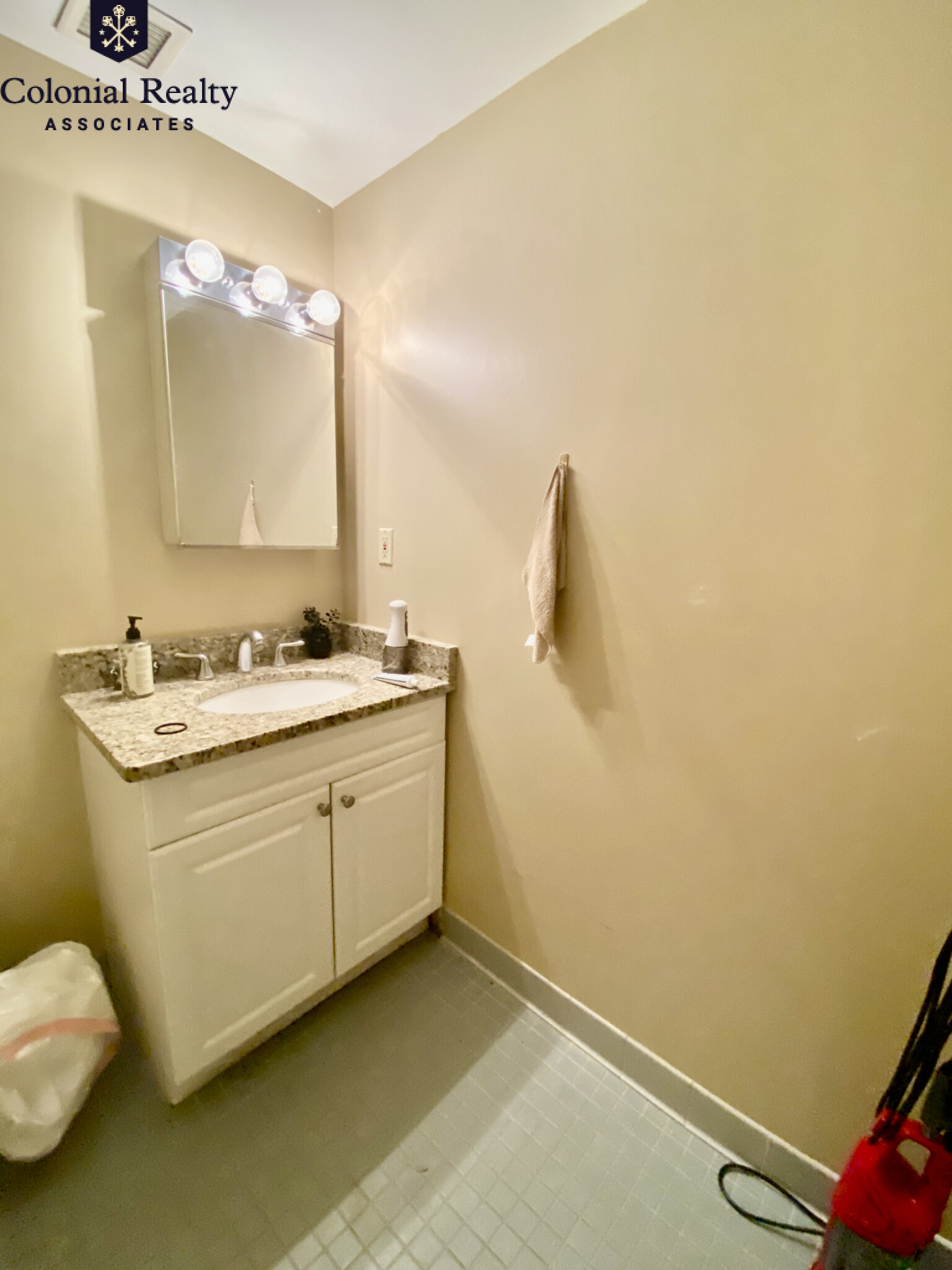 15 North Beacon St, Allston