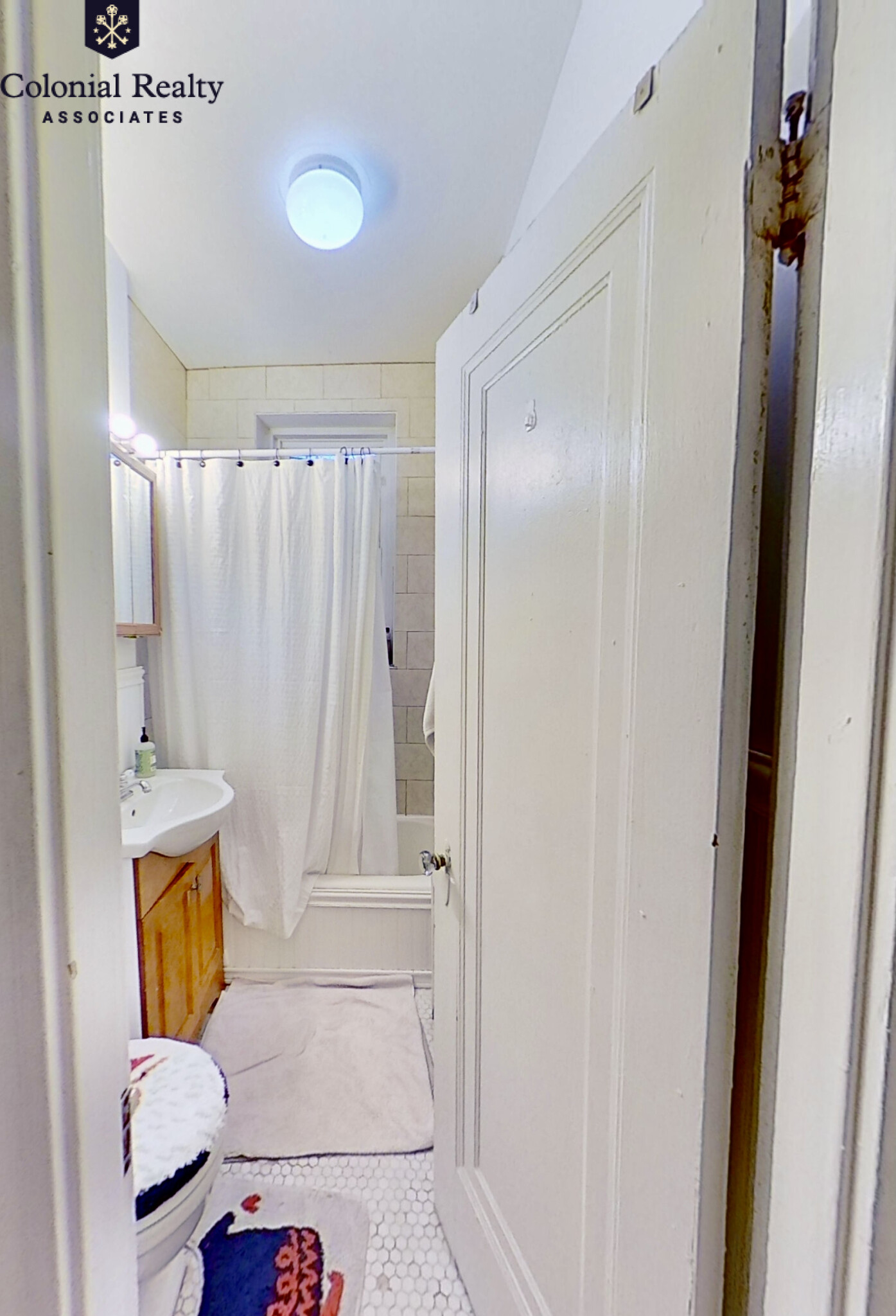 2001 Commonwealth Ave, Brighton