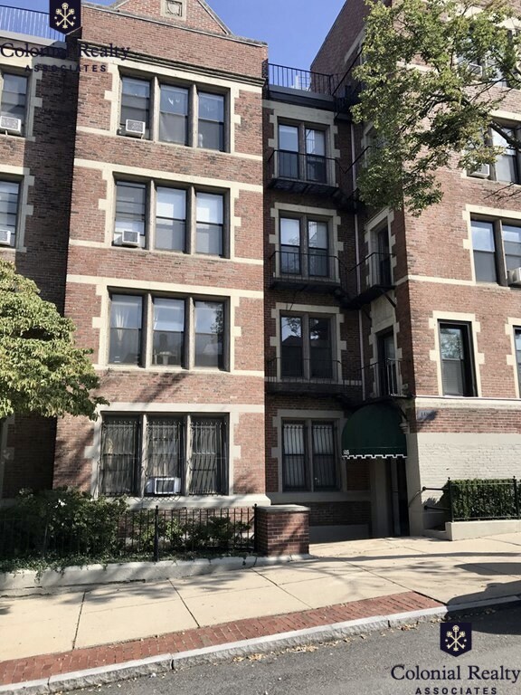 1486 Commonwealth Ave, Brighton