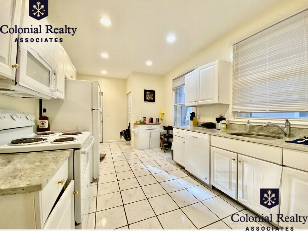 81 Gibbs St, Coolidge Corner