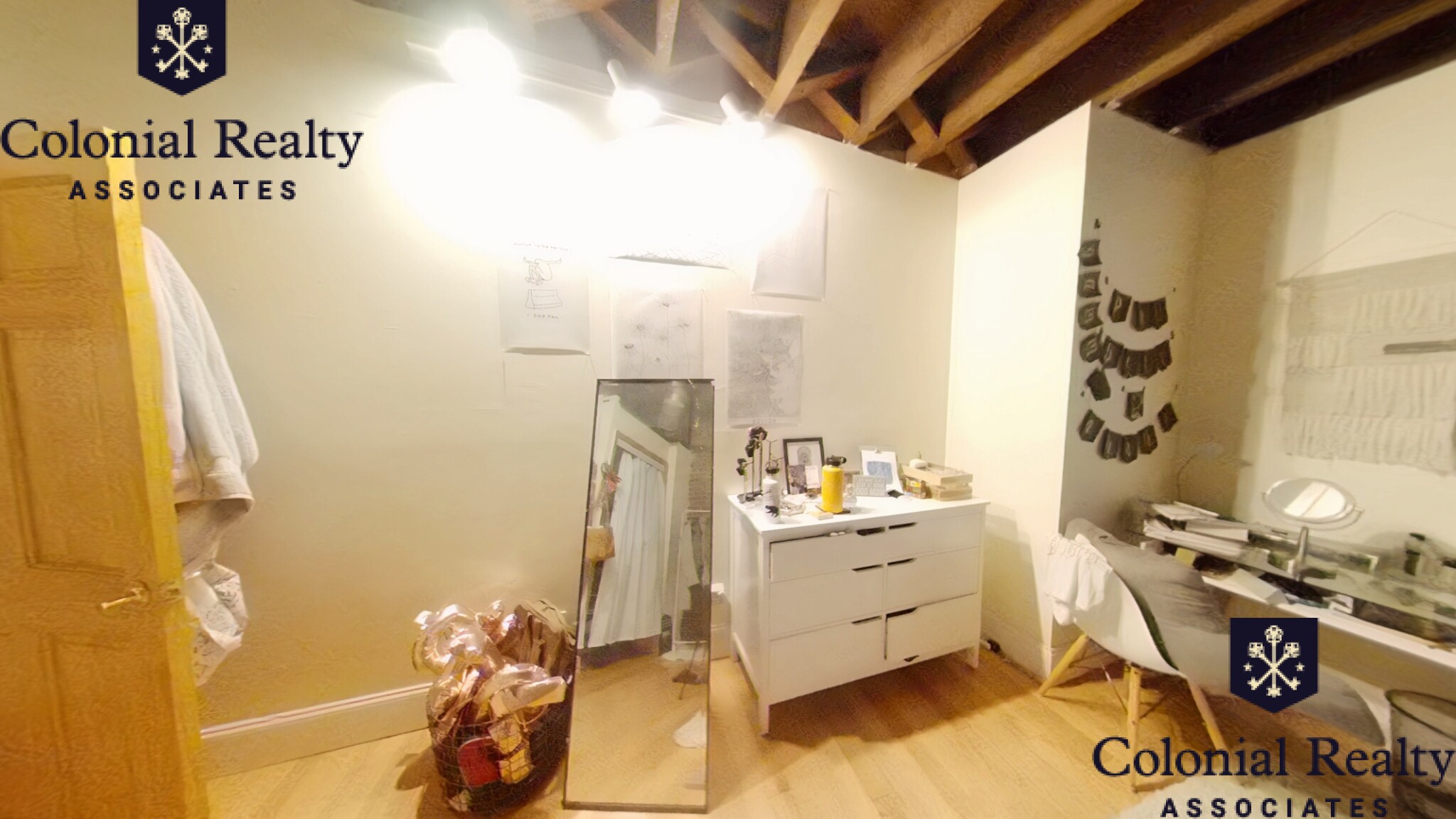 25 Saint Marys Ct, Longwood