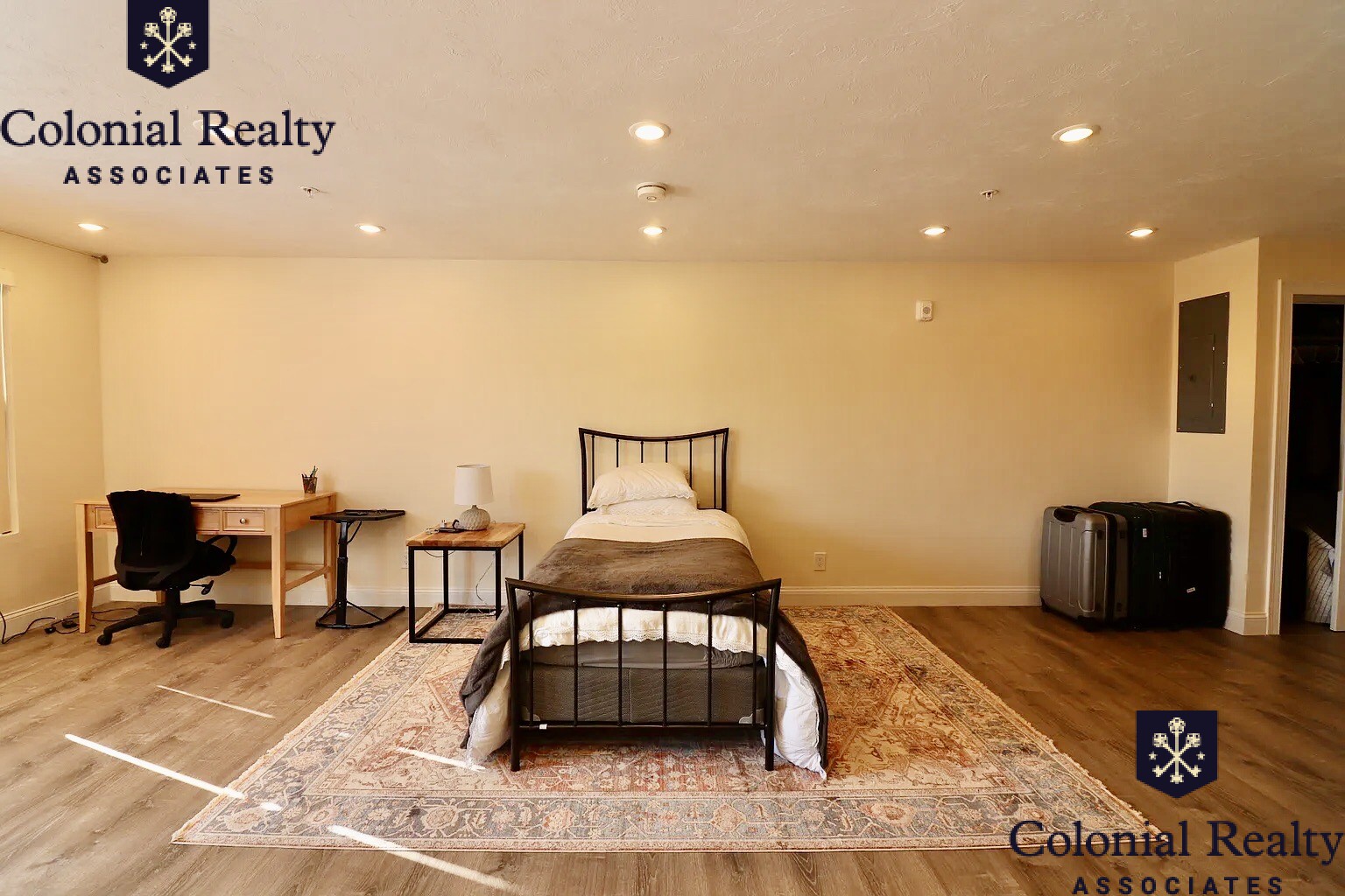 1028 Commonwealth, Chestnut Hill