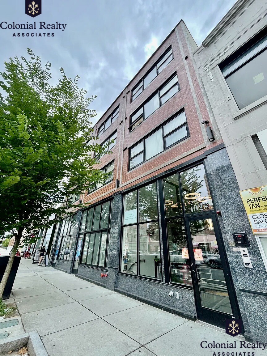 1028 Commonwealth, Chestnut Hill