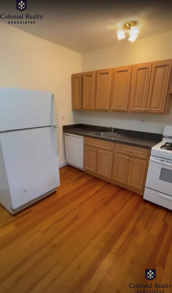 24 Fairbanks St, Coolidge Corner