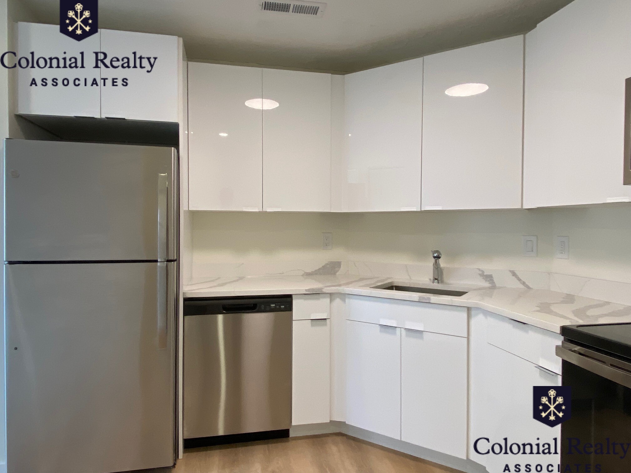 25 Webster Ave, East Somerville