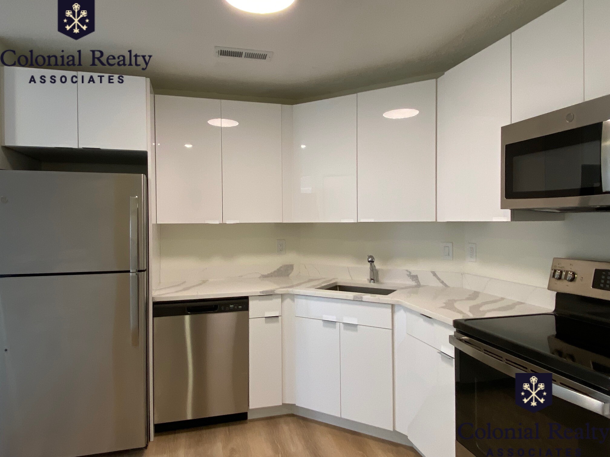 25 Webster Ave, East Somerville