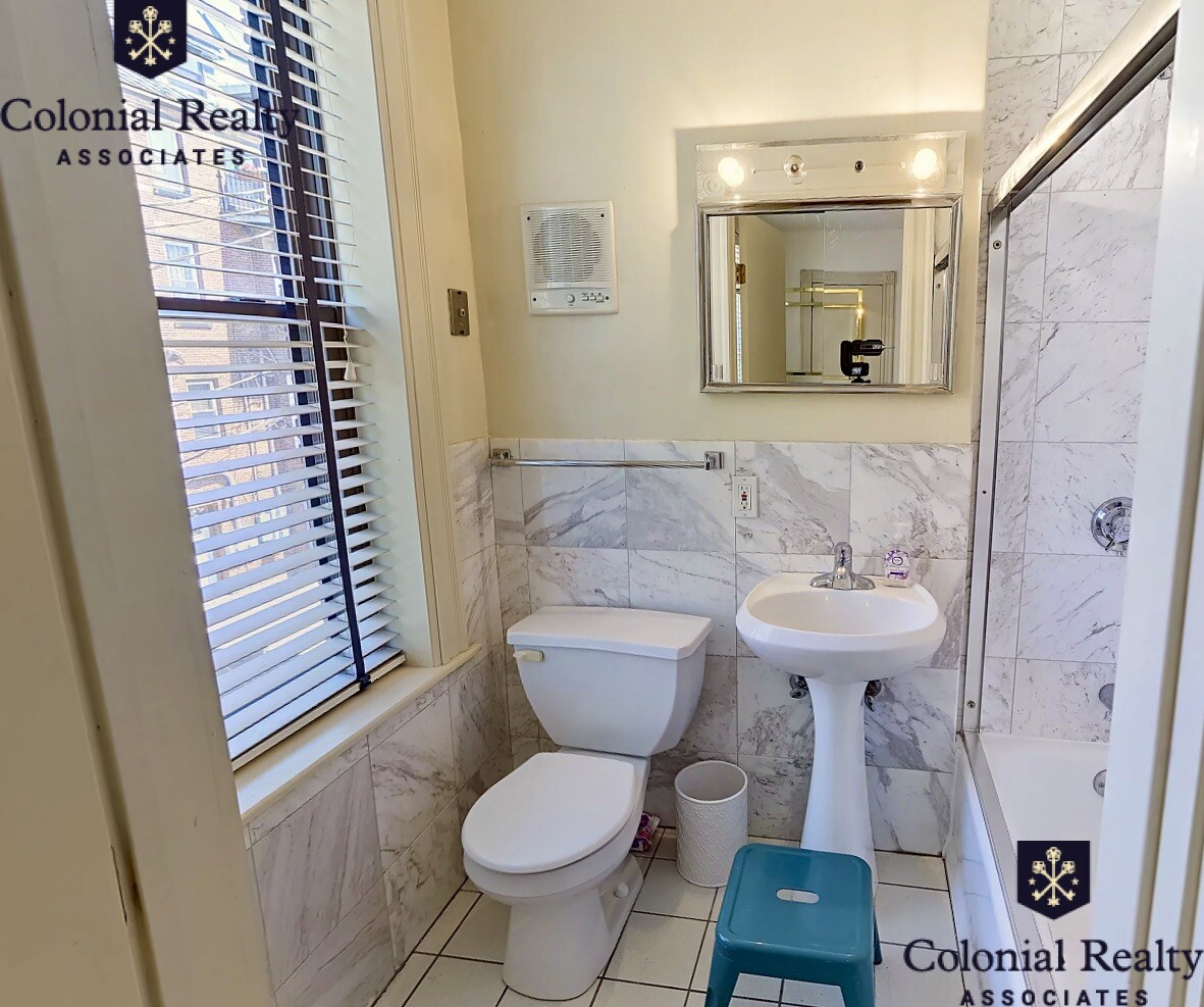 12 Dean Rd, Washington Square