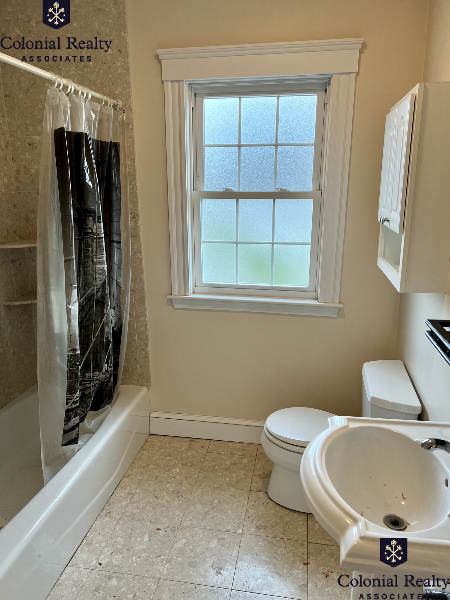 9 Woodleigh Rd, East Watertown