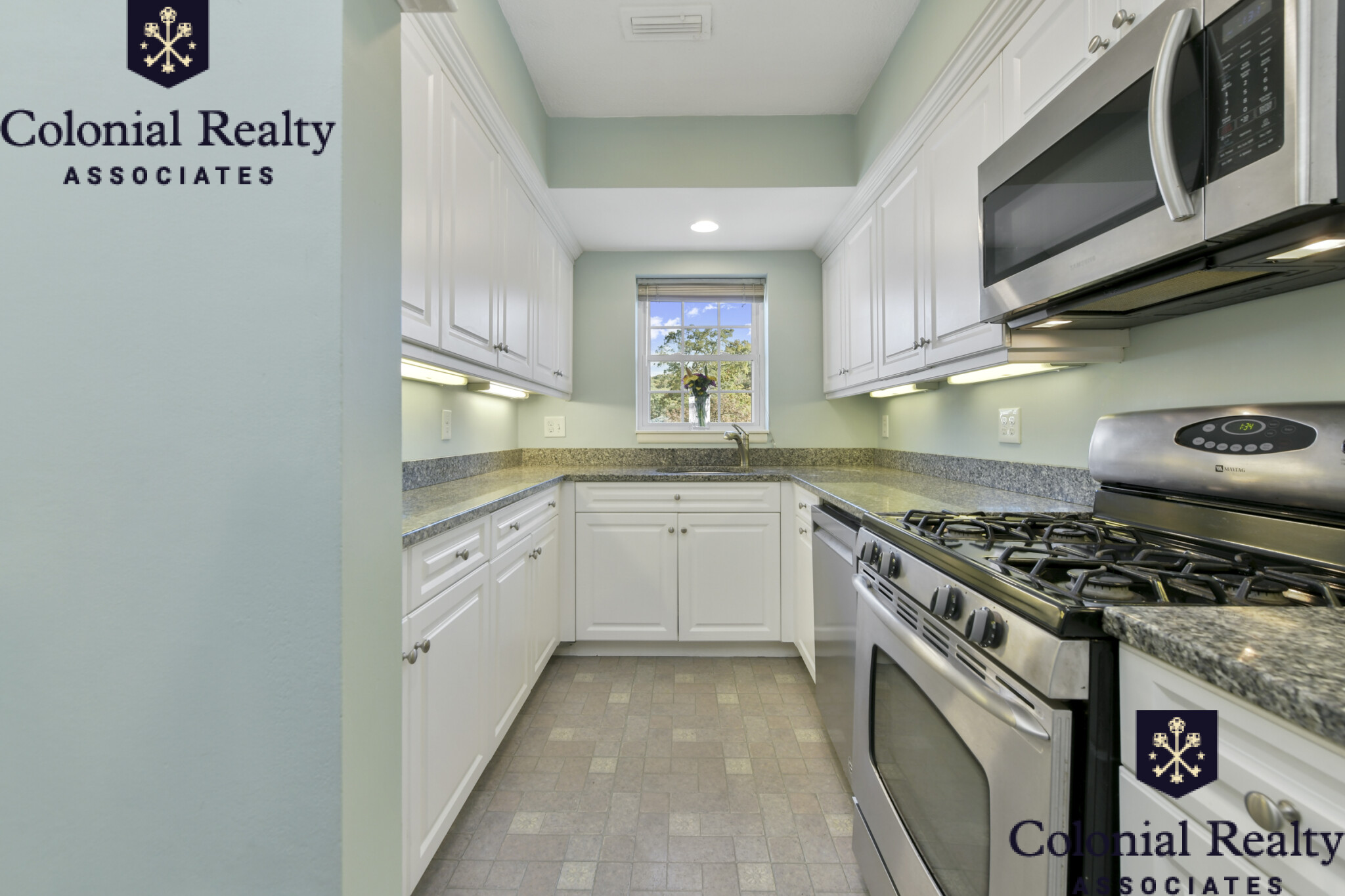 6 Lake Shore Ter, Brighton