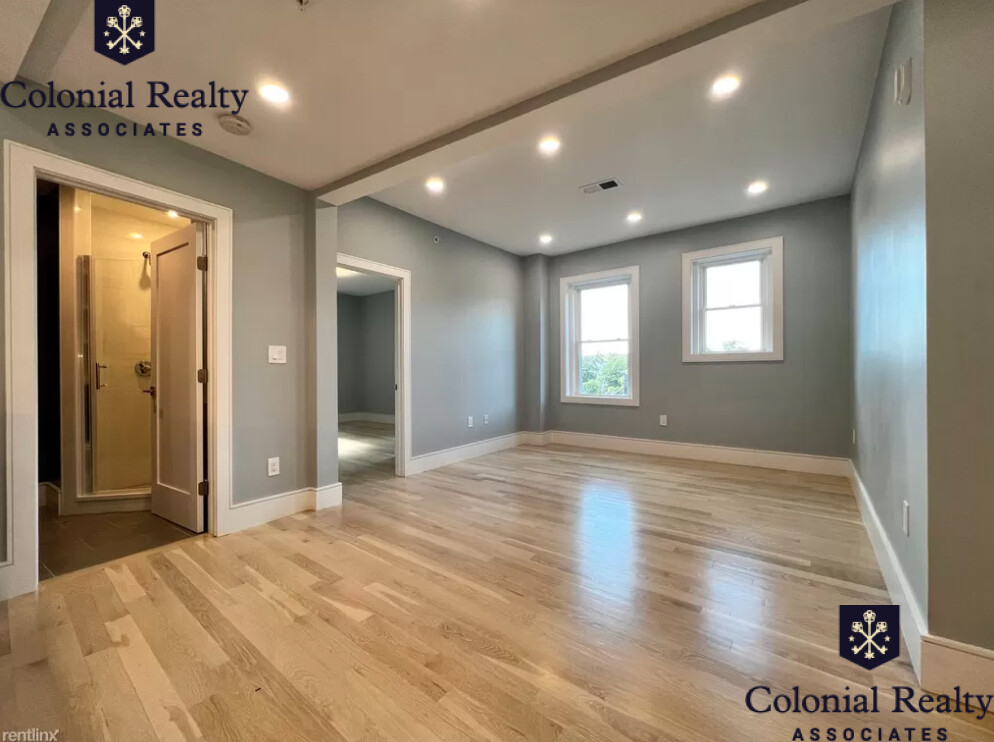 9 University Rd, Washington Square