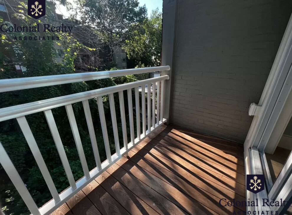 9 University Rd, Washington Square