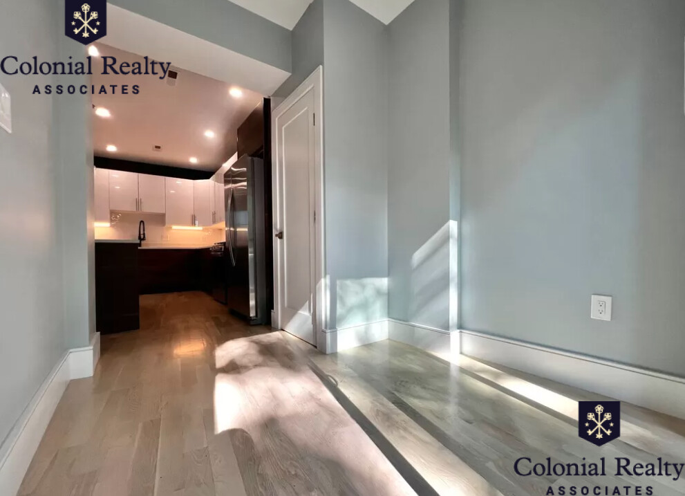 9 University Rd, Washington Square