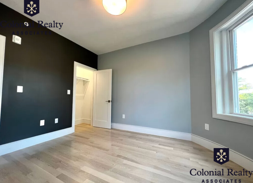 9 University Rd, Washington Square