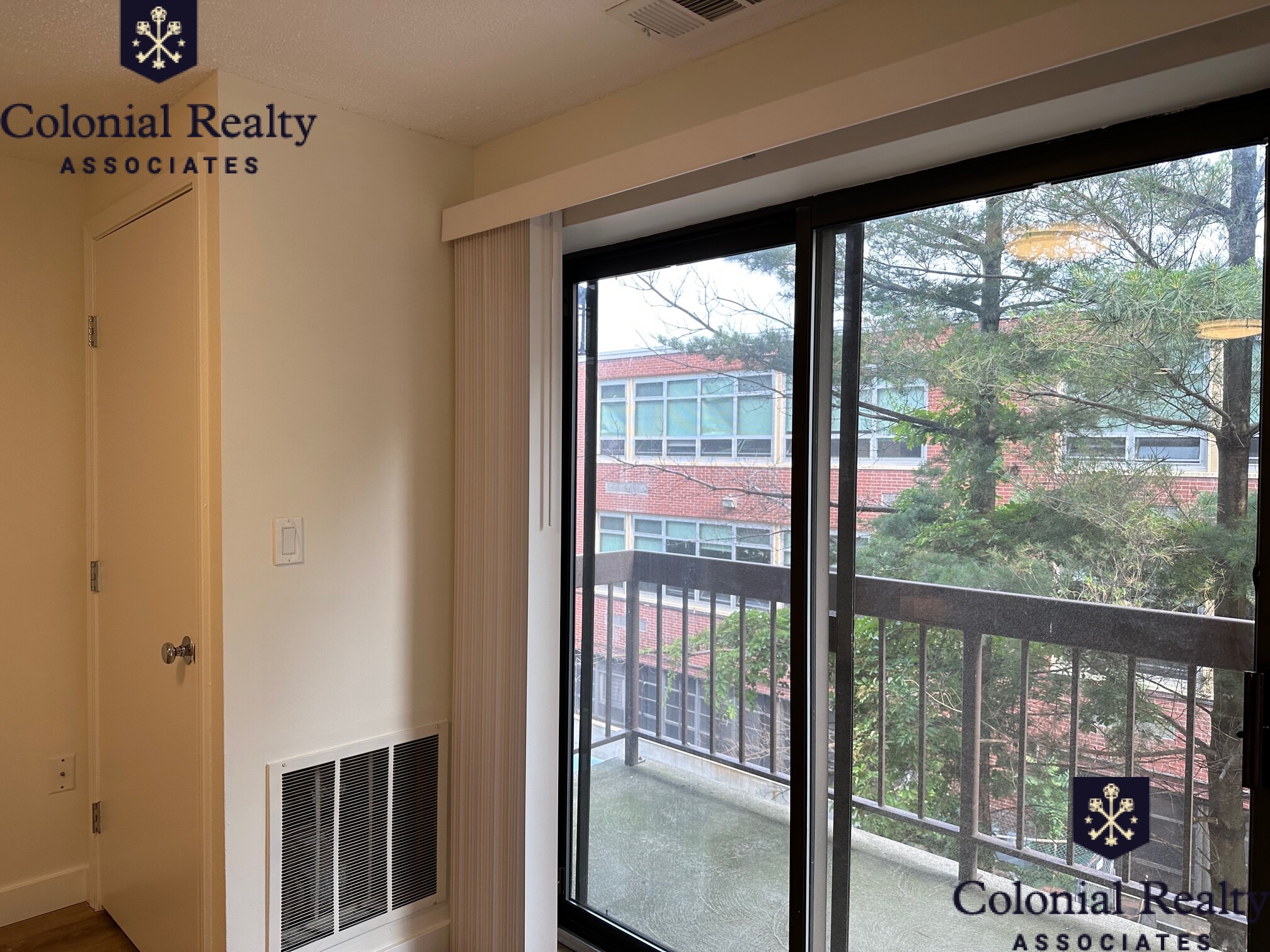 25 Webster Ave, Ward Two