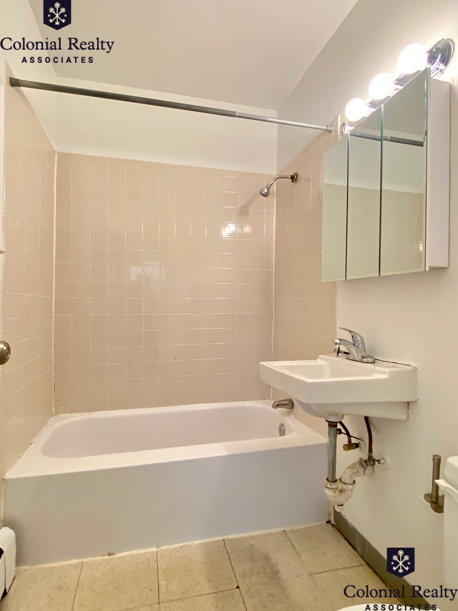 550 Massachusetts Ave, South End