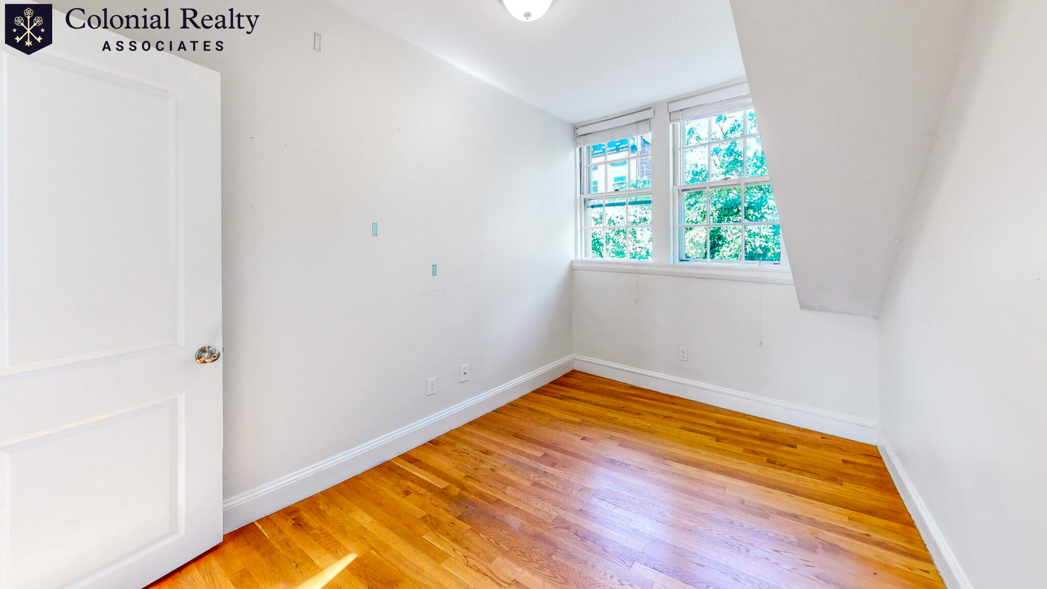 62 West Cedar St, Beacon Hill