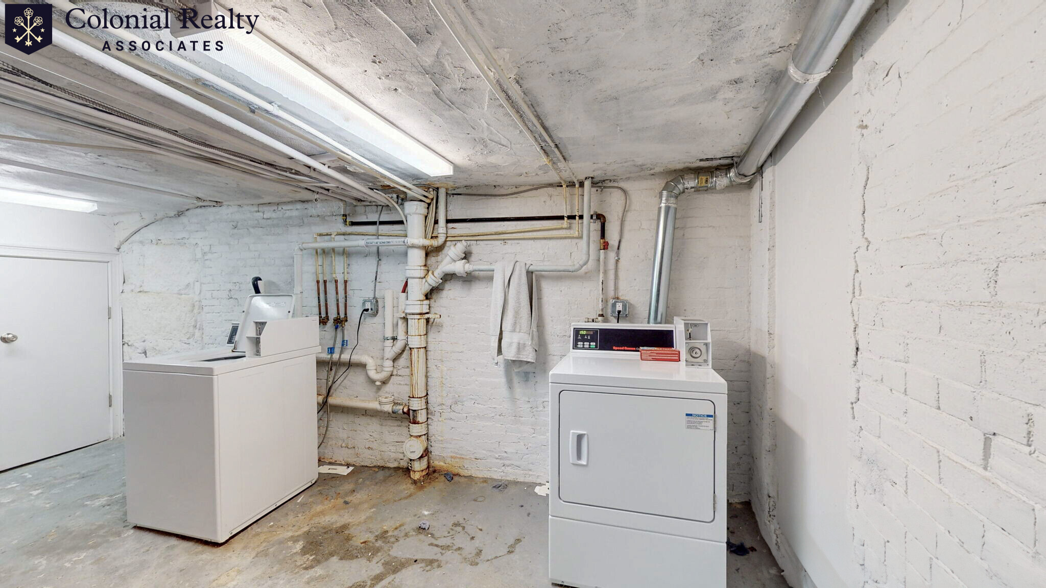 62 West Cedar St, Beacon Hill