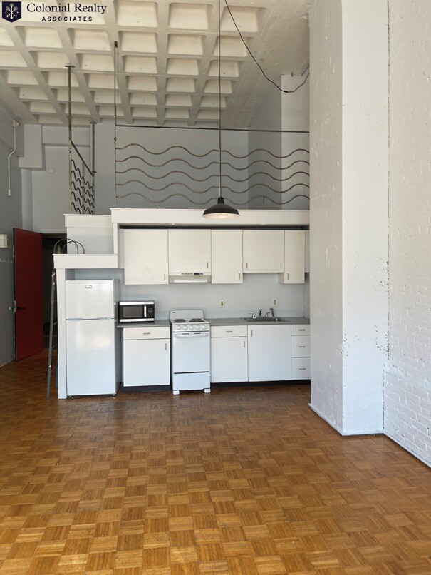 63 Brookline Ave, Fenway