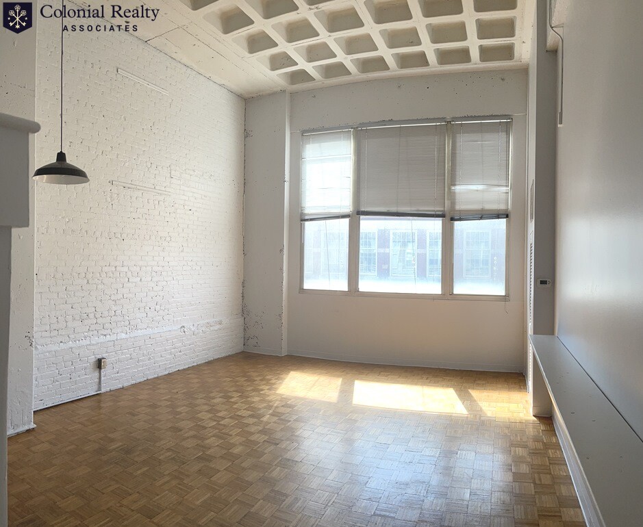 63 Brookline Ave, Fenway