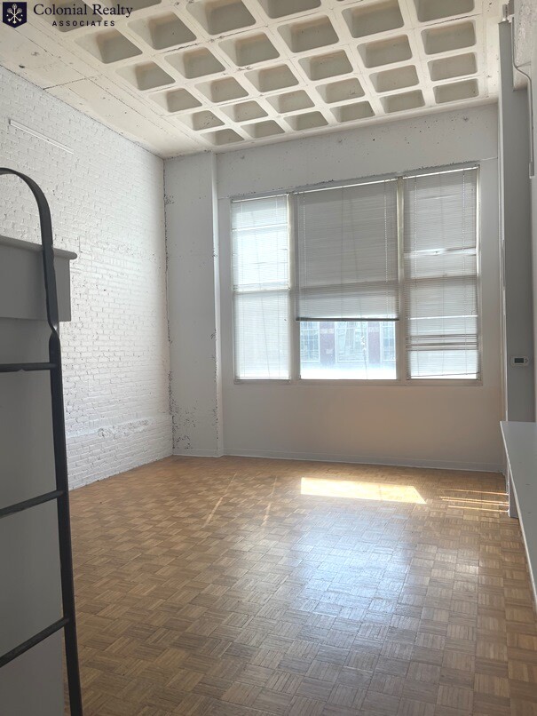 63 Brookline Ave, Fenway