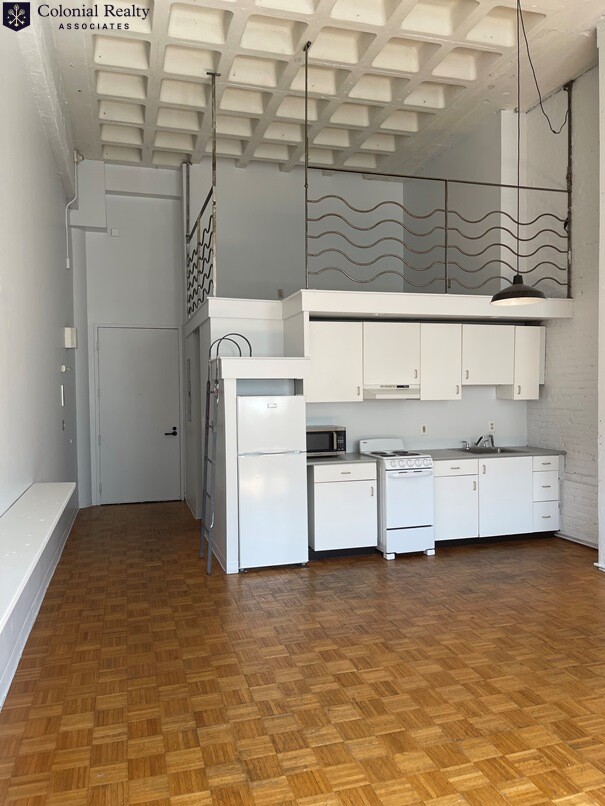 63 Brookline Ave, Fenway