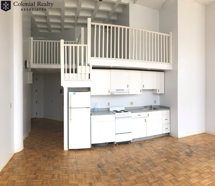 63 Brookline Ave, Kenmore