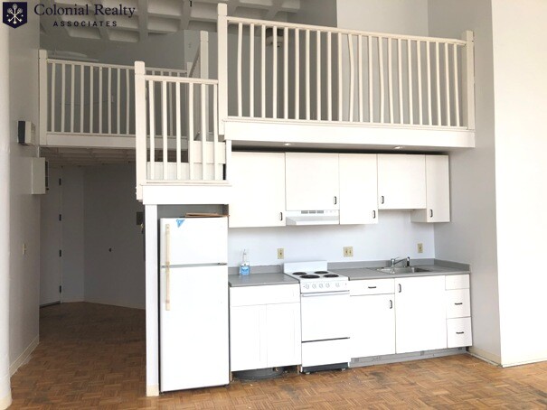 63 Brookline Ave, Kenmore