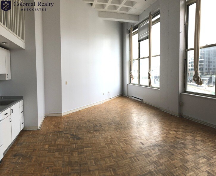 63 Brookline Ave, Kenmore