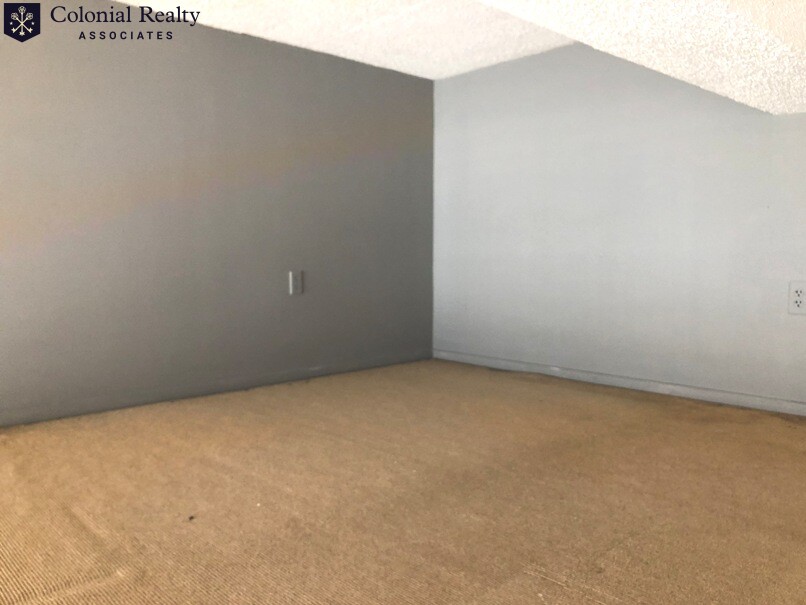 63 Brookline Ave, Kenmore