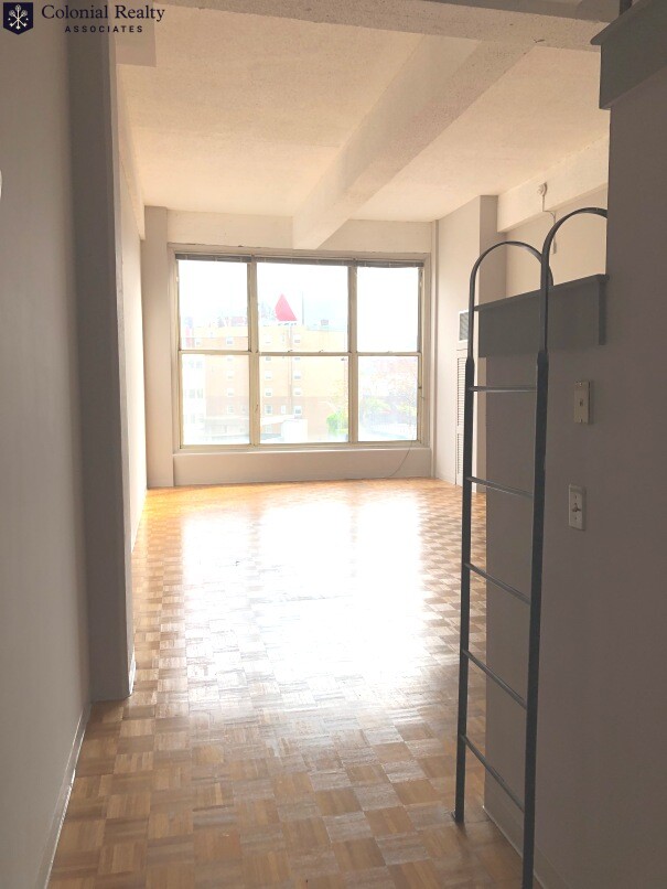 63 Brookline Ave, Kenmore