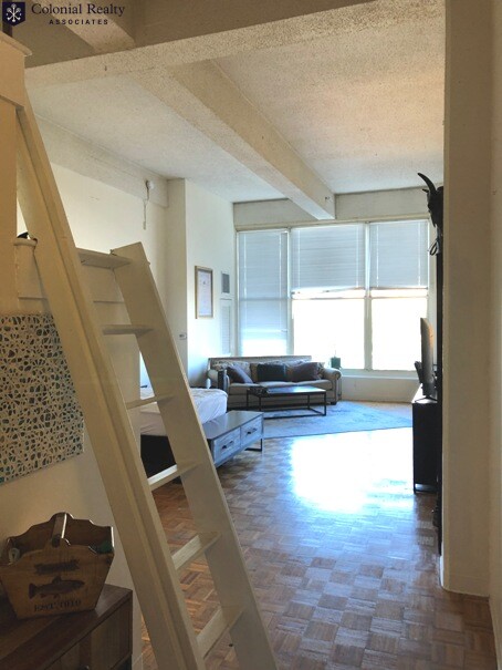 61 Brookline Ave, Fenway